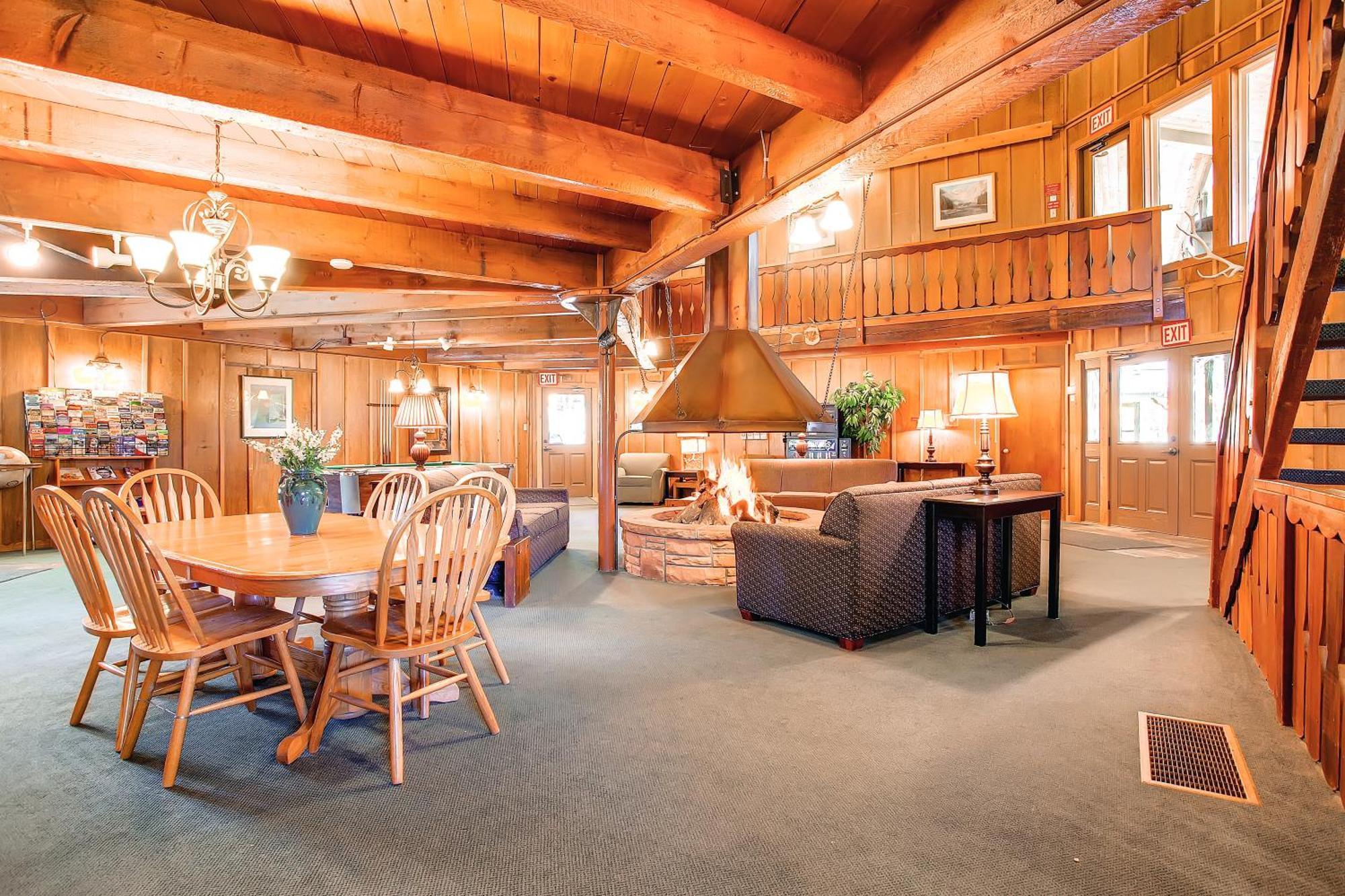 Petite Remodeled Corner Unit With Lots Of Light, Onsite Hot Tubs, Walk To Town Pm4A Lägenhet Breckenridge Exteriör bild